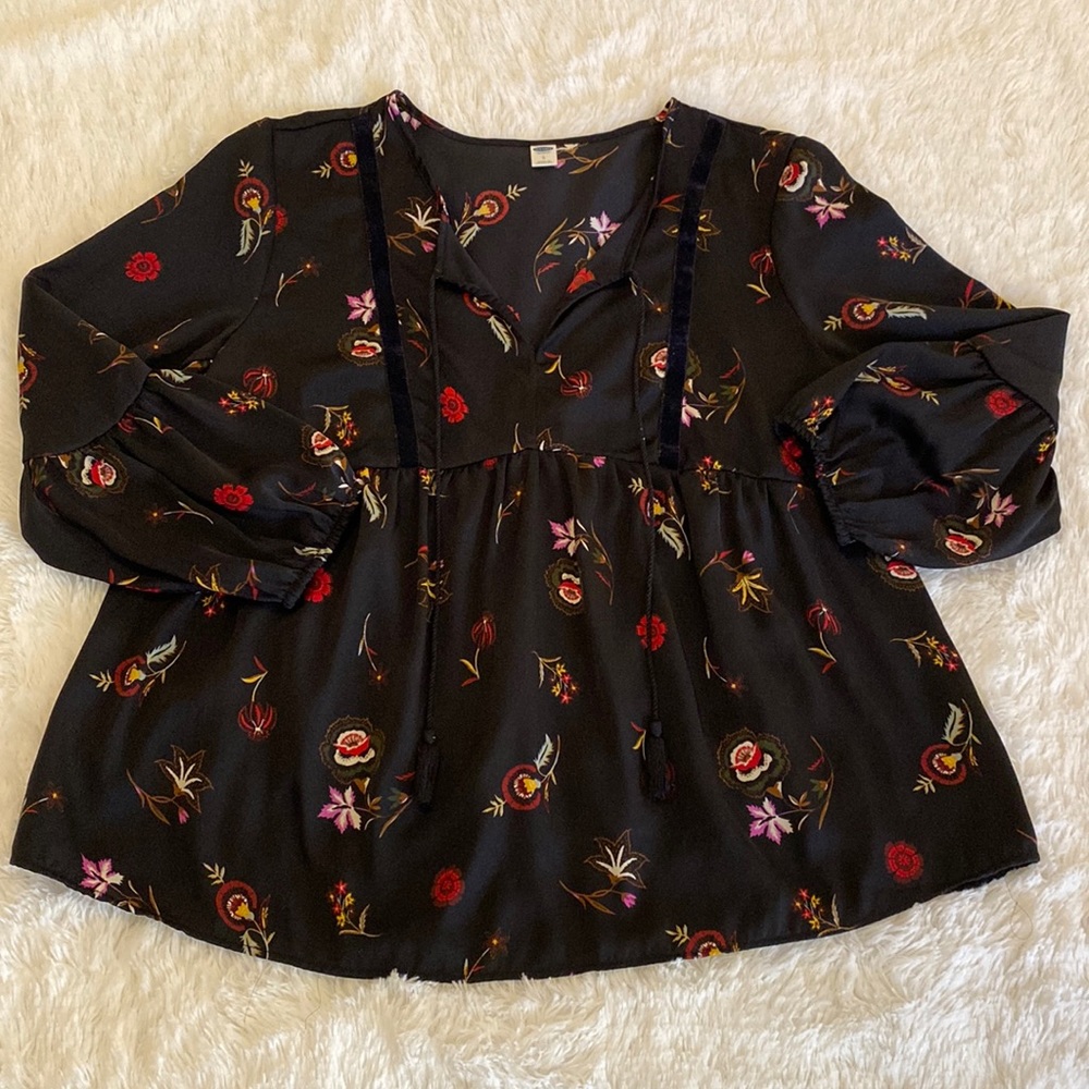 ON floral velvet detailed blouse
